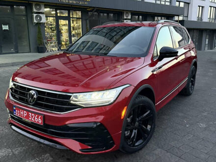 Червоний Фольксваген Tiguan Allspace, об'ємом двигуна 2 л та пробігом 23 тис. км за 29900 $, фото 1 на Automoto.ua