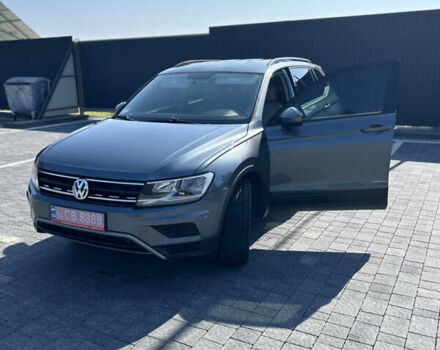 Серый Фольксваген Tiguan Allspace, объемом двигателя 2 л и пробегом 135 тыс. км за 15550 $, фото 3 на Automoto.ua