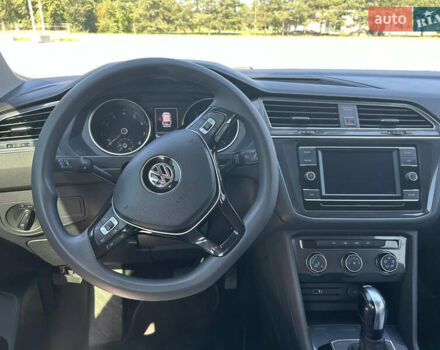 Серый Фольксваген Tiguan Allspace, объемом двигателя 2 л и пробегом 135 тыс. км за 15550 $, фото 7 на Automoto.ua