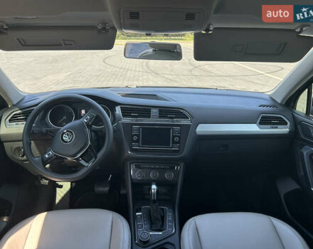 Серый Фольксваген Tiguan Allspace, объемом двигателя 2 л и пробегом 135 тыс. км за 15550 $, фото 8 на Automoto.ua