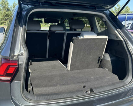 Серый Фольксваген Tiguan Allspace, объемом двигателя 2 л и пробегом 135 тыс. км за 15550 $, фото 9 на Automoto.ua