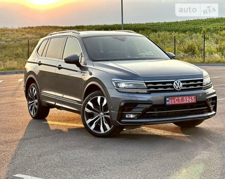 Серый Фольксваген Tiguan Allspace, объемом двигателя 2 л и пробегом 91 тыс. км за 36999 $, фото 14 на Automoto.ua