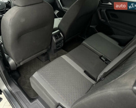 Фольксваген Tiguan Allspace 2018 в Мукачеве на Automoto.ua Серый Фольксваген Tiguan Allspace, объемом двигателя 1.98 л и пробегом 149 тыс. км за 15700 $, фото 9 на Automoto.ua
