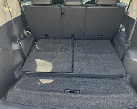 Серый Фольксваген Tiguan Allspace, объемом двигателя 2 л и пробегом 160 тыс. км за 17450 $, фото 11 на Automoto.ua