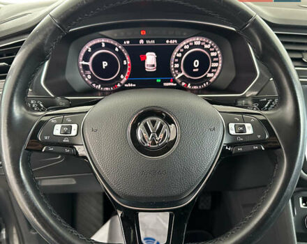 Серый Фольксваген Tiguan Allspace, объемом двигателя 2 л и пробегом 155 тыс. км за 28450 $, фото 24 на Automoto.ua