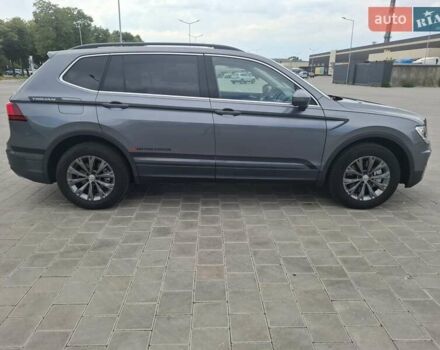 Серый Фольксваген Tiguan Allspace, объемом двигателя 1.98 л и пробегом 83 тыс. км за 18900 $, фото 7 на Automoto.ua