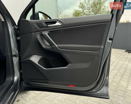 Фольксваген Tiguan Allspace 2018 в Мукачеве на Automoto.ua Серый Фольксваген Tiguan Allspace, объемом двигателя 1.98 л и пробегом 149 тыс. км за 15700 $, фото 36 на Automoto.ua