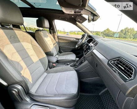 Серый Фольксваген Tiguan Allspace, объемом двигателя 2 л и пробегом 91 тыс. км за 36999 $, фото 33 на Automoto.ua