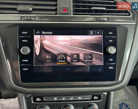 Серый Фольксваген Tiguan Allspace, объемом двигателя 2 л и пробегом 155 тыс. км за 28450 $, фото 32 на Automoto.ua