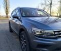Серый Фольксваген Tiguan Allspace, объемом двигателя 2 л и пробегом 260 тыс. км за 25999 $, фото 4 на Automoto.ua