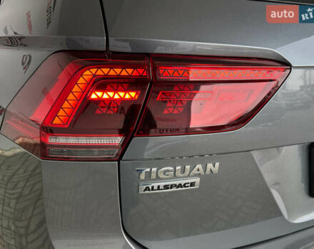 Серый Фольксваген Tiguan Allspace, объемом двигателя 2 л и пробегом 155 тыс. км за 28450 $, фото 7 на Automoto.ua
