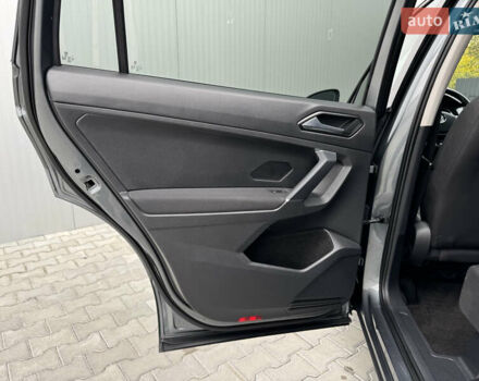 Фольксваген Tiguan Allspace 2018 в Мукачеве на Automoto.ua Серый Фольксваген Tiguan Allspace, объемом двигателя 1.98 л и пробегом 149 тыс. км за 15700 $, фото 34 на Automoto.ua
