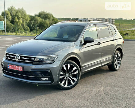 Серый Фольксваген Tiguan Allspace, объемом двигателя 2 л и пробегом 91 тыс. км за 36999 $, фото 97 на Automoto.ua