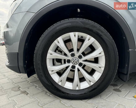 Фольксваген Tiguan Allspace 2018 в Мукачеве на Automoto.ua Серый Фольксваген Tiguan Allspace, объемом двигателя 1.98 л и пробегом 149 тыс. км за 15700 $, фото 18 на Automoto.ua