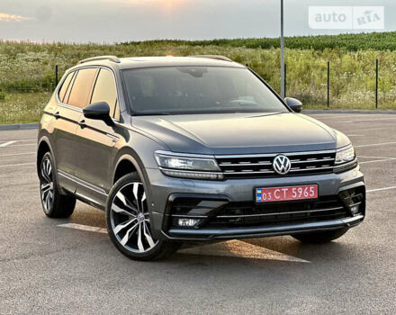 Серый Фольксваген Tiguan Allspace, объемом двигателя 2 л и пробегом 91 тыс. км за 36999 $, фото 3 на Automoto.ua