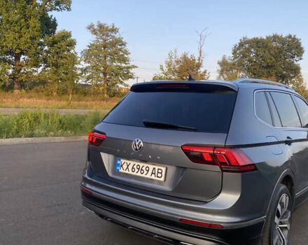 Сірий Фольксваген Tiguan Allspace, об'ємом двигуна 2 л та пробігом 64 тис. км за 22600 $, фото 9 на Automoto.ua