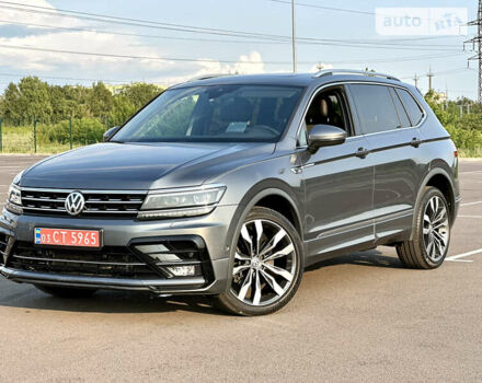 Серый Фольксваген Tiguan Allspace, объемом двигателя 2 л и пробегом 91 тыс. км за 36999 $, фото 12 на Automoto.ua