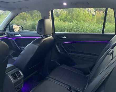 Сірий Фольксваген Tiguan Allspace, об'ємом двигуна 2 л та пробігом 64 тис. км за 22600 $, фото 16 на Automoto.ua