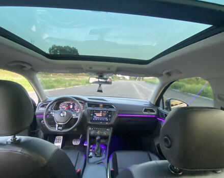 Сірий Фольксваген Tiguan Allspace, об'ємом двигуна 2 л та пробігом 64 тис. км за 22600 $, фото 19 на Automoto.ua