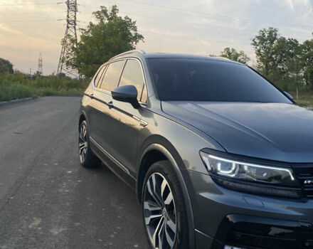 Сірий Фольксваген Tiguan Allspace, об'ємом двигуна 2 л та пробігом 64 тис. км за 22600 $, фото 6 на Automoto.ua