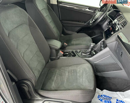 Серый Фольксваген Tiguan Allspace, объемом двигателя 2 л и пробегом 155 тыс. км за 28450 $, фото 12 на Automoto.ua