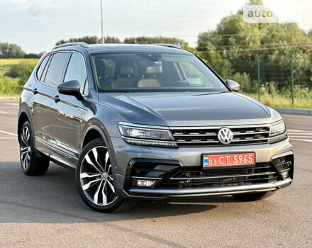 Серый Фольксваген Tiguan Allspace, объемом двигателя 2 л и пробегом 91 тыс. км за 36999 $, фото 10 на Automoto.ua