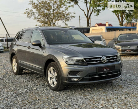 Серый Фольксваген Tiguan Allspace, объемом двигателя 2 л и пробегом 161 тыс. км за 27750 $, фото 13 на Automoto.ua