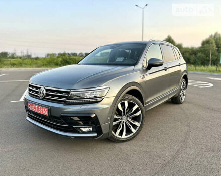 Серый Фольксваген Tiguan Allspace, объемом двигателя 2 л и пробегом 91 тыс. км за 36999 $, фото 2 на Automoto.ua