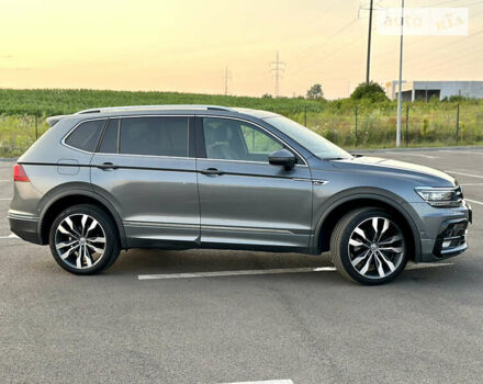 Серый Фольксваген Tiguan Allspace, объемом двигателя 2 л и пробегом 91 тыс. км за 36999 $, фото 18 на Automoto.ua