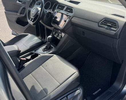 Серый Фольксваген Tiguan Allspace, объемом двигателя 2 л и пробегом 160 тыс. км за 17450 $, фото 8 на Automoto.ua