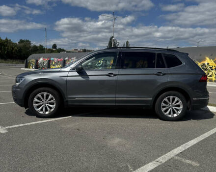 Серый Фольксваген Tiguan Allspace, объемом двигателя 2 л и пробегом 160 тыс. км за 17450 $, фото 7 на Automoto.ua