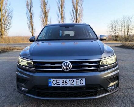 Серый Фольксваген Tiguan Allspace, объемом двигателя 2 л и пробегом 260 тыс. км за 25999 $, фото 2 на Automoto.ua