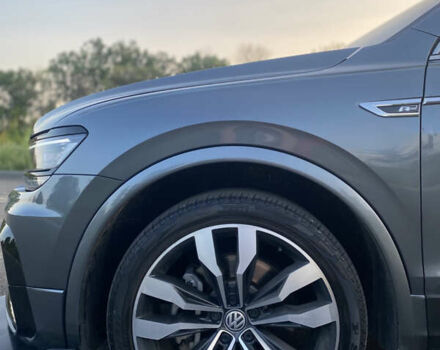 Сірий Фольксваген Tiguan Allspace, об'ємом двигуна 2 л та пробігом 64 тис. км за 22600 $, фото 12 на Automoto.ua