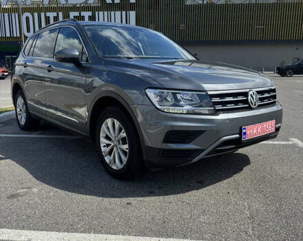 Серый Фольксваген Tiguan Allspace, объемом двигателя 2 л и пробегом 160 тыс. км за 17450 $, фото 3 на Automoto.ua