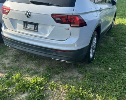 Серый Фольксваген Tiguan Allspace, объемом двигателя 2 л и пробегом 40 тыс. км за 14000 $, фото 3 на Automoto.ua