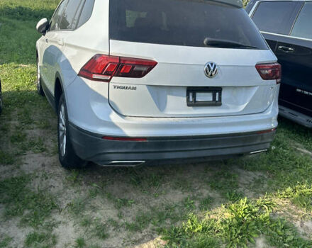 Серый Фольксваген Tiguan Allspace, объемом двигателя 2 л и пробегом 40 тыс. км за 14000 $, фото 2 на Automoto.ua