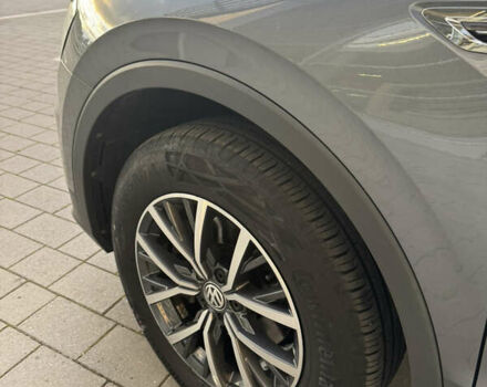 Сірий Фольксваген Tiguan Allspace, об'ємом двигуна 1.98 л та пробігом 237 тис. км за 27500 $, фото 31 на Automoto.ua