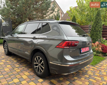 Сірий Фольксваген Tiguan Allspace, об'ємом двигуна 2 л та пробігом 112 тис. км за 22500 $, фото 6 на Automoto.ua
