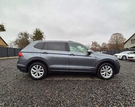 Серый Фольксваген Tiguan Allspace, объемом двигателя 2 л и пробегом 184 тыс. км за 29499 $, фото 3 на Automoto.ua