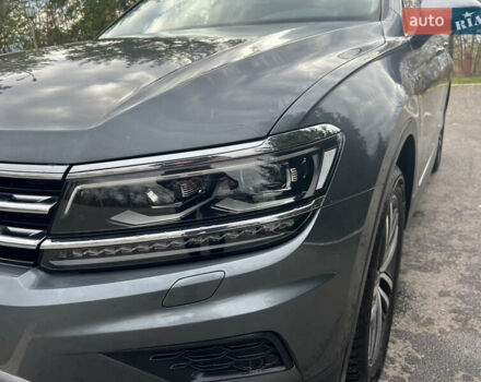 Серый Фольксваген Tiguan Allspace, объемом двигателя 2 л и пробегом 209 тыс. км за 27900 $, фото 13 на Automoto.ua