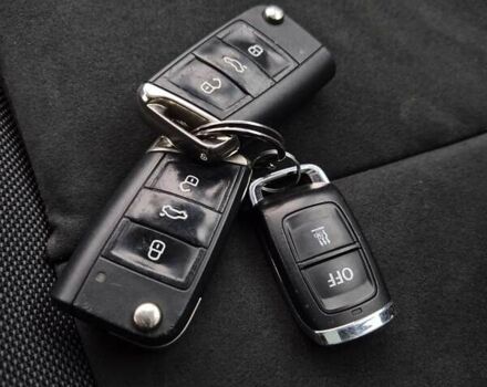 Серый Фольксваген Tiguan Allspace, объемом двигателя 2 л и пробегом 184 тыс. км за 29499 $, фото 50 на Automoto.ua