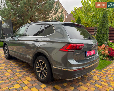 Сірий Фольксваген Tiguan Allspace, об'ємом двигуна 2 л та пробігом 112 тис. км за 22500 $, фото 7 на Automoto.ua