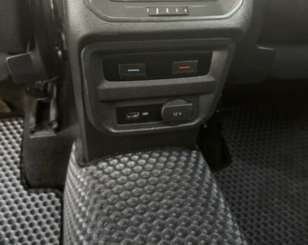 Сірий Фольксваген Tiguan Allspace, об'ємом двигуна 1.98 л та пробігом 237 тис. км за 27500 $, фото 42 на Automoto.ua