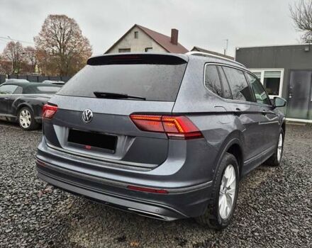 Серый Фольксваген Tiguan Allspace, объемом двигателя 2 л и пробегом 184 тыс. км за 29499 $, фото 4 на Automoto.ua