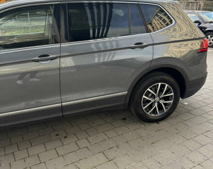 Сірий Фольксваген Tiguan Allspace, об'ємом двигуна 1.98 л та пробігом 237 тис. км за 27500 $, фото 7 на Automoto.ua