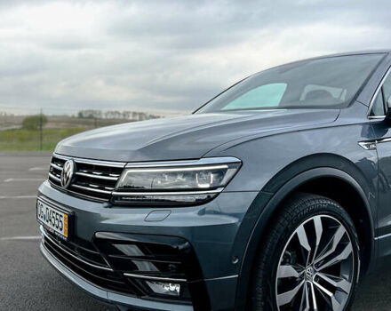 Серый Фольксваген Tiguan Allspace, объемом двигателя 2 л и пробегом 139 тыс. км за 33999 $, фото 4 на Automoto.ua