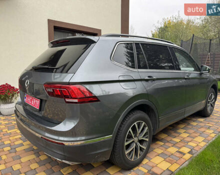 Сірий Фольксваген Tiguan Allspace, об'ємом двигуна 2 л та пробігом 112 тис. км за 22500 $, фото 5 на Automoto.ua