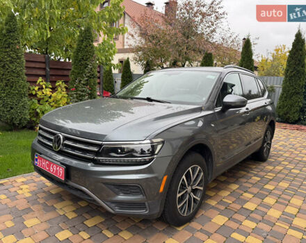 Сірий Фольксваген Tiguan Allspace, об'ємом двигуна 2 л та пробігом 112 тис. км за 22500 $, фото 1 на Automoto.ua