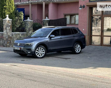 Сірий Фольксваген Tiguan Allspace, об'ємом двигуна 2 л та пробігом 149 тис. км за 31900 $, фото 26 на Automoto.ua