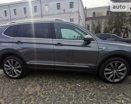 Сірий Фольксваген Tiguan Allspace, об'ємом двигуна 2 л та пробігом 195 тис. км за 28700 $, фото 3 на Automoto.ua